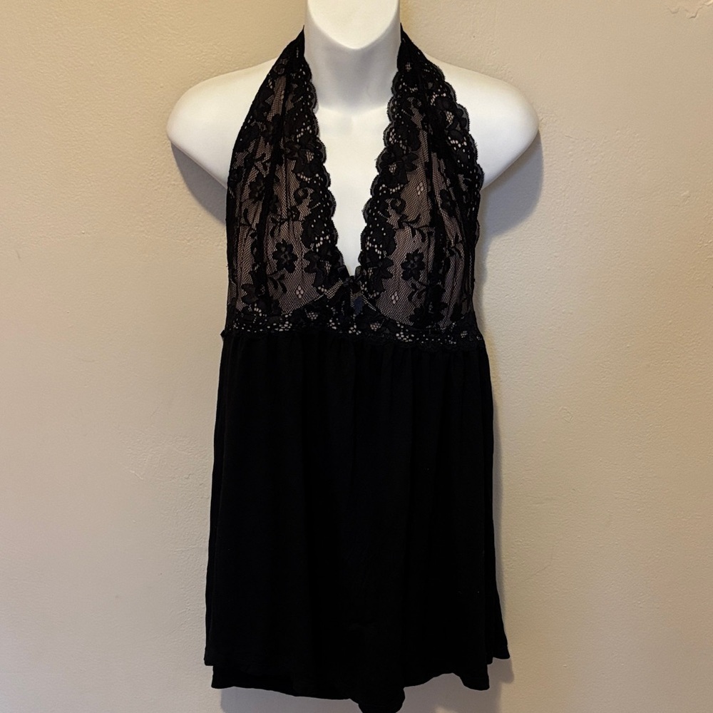 Chic Black Lace Halter Chemise